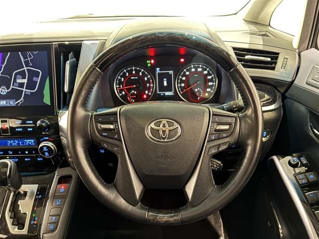 Toyota Alphard 12