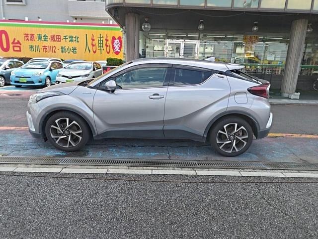 Toyota C-HR 12