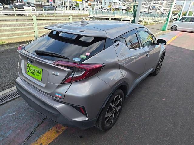 Toyota C-HR 2