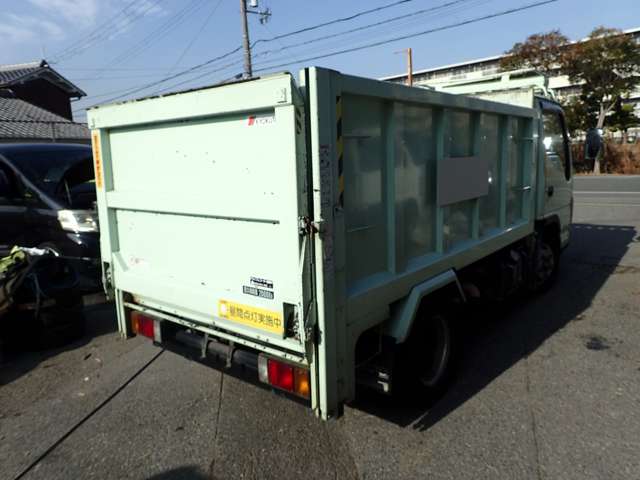 Isuzu Elf 4