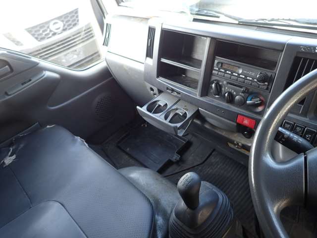 Isuzu Elf 8