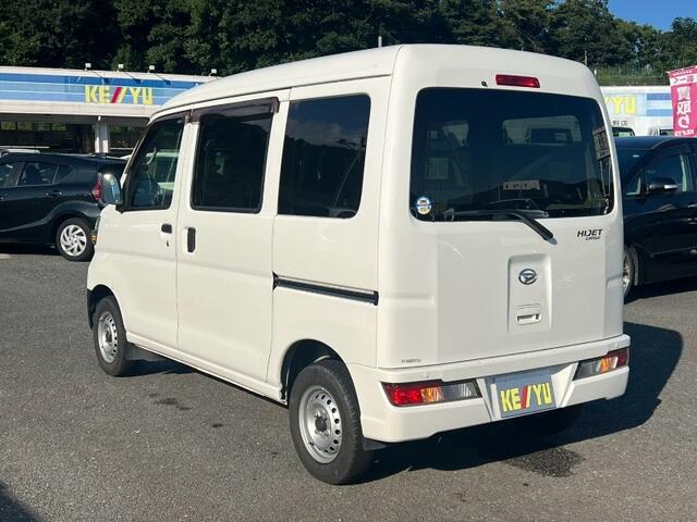 Daihatsu Hijet Cargo 10