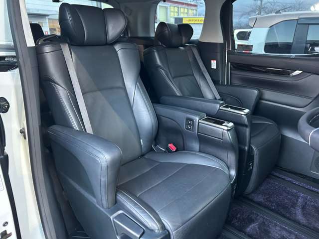 Toyota Alphard 11