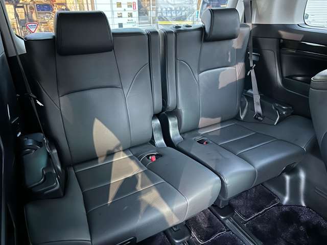 Toyota Alphard 12