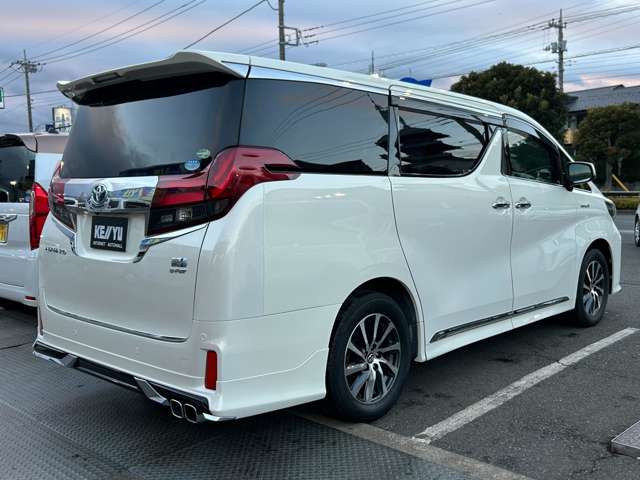 Toyota Alphard 8
