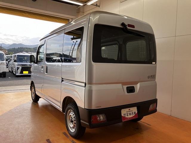 Daihatsu Hijet Cargo 6