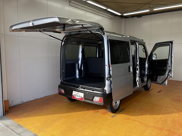 Daihatsu Hijet Cargo 9