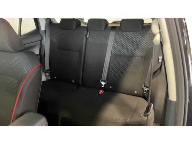 Daihatsu Rocky 12