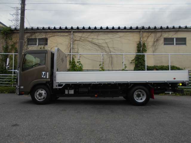 Isuzu Elf 4