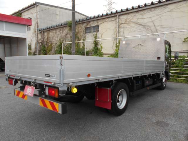 Isuzu Elf 6