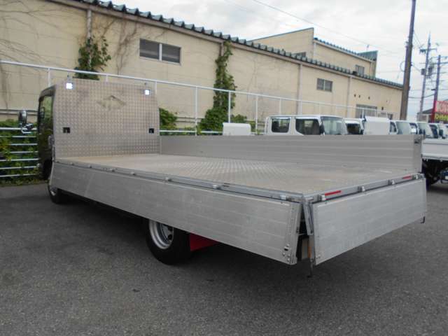 Isuzu Elf 9