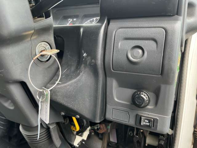 Isuzu Elf 11