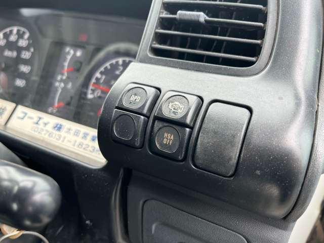 Isuzu Elf 12