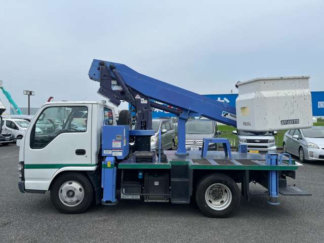 Isuzu Elf 6