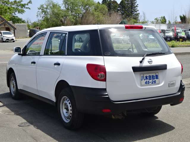 Nissan AD 8