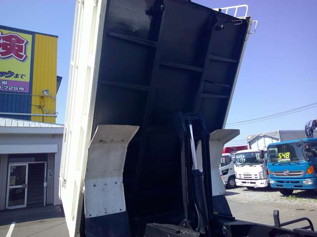 Isuzu Forward 12