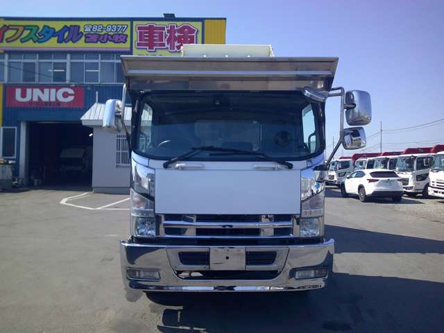 Isuzu Forward 2