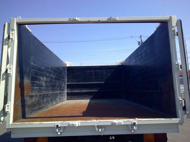 Isuzu Forward 9