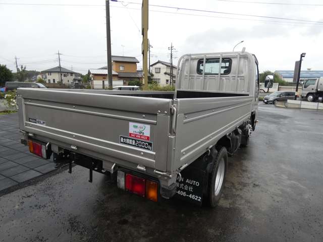 Isuzu Elf 7