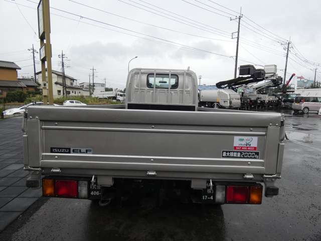 Isuzu Elf 8