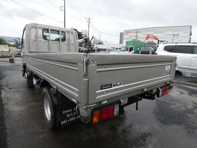 Isuzu Elf 9