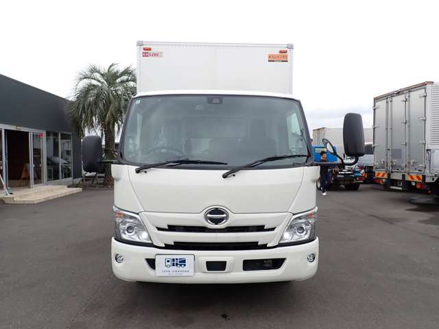 Hino Dutro 3