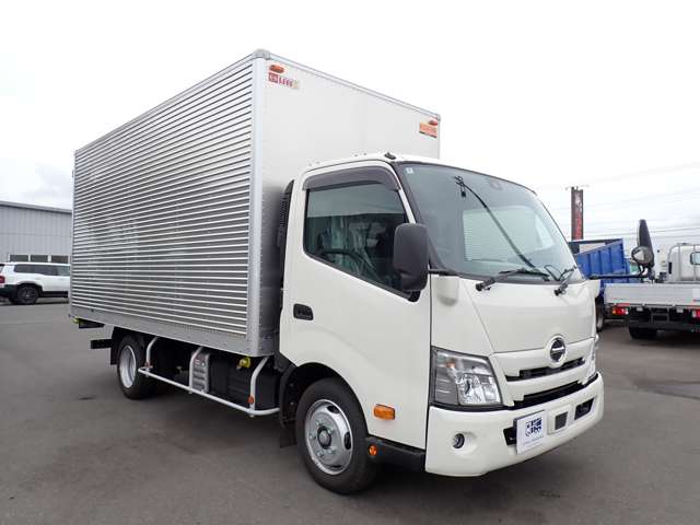 Hino Dutro 4