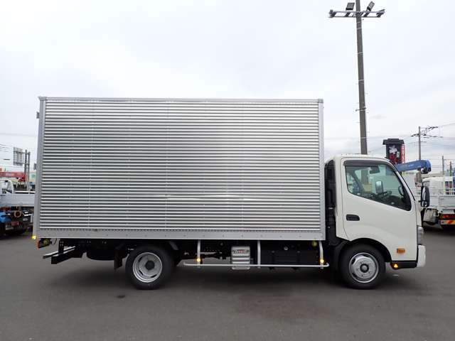 Hino Dutro 5