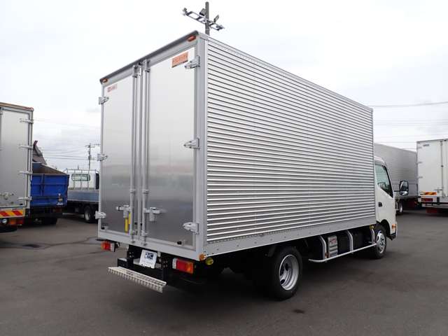 Hino Dutro 6