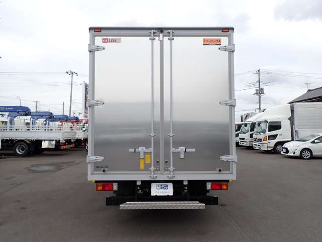 Hino Dutro 7