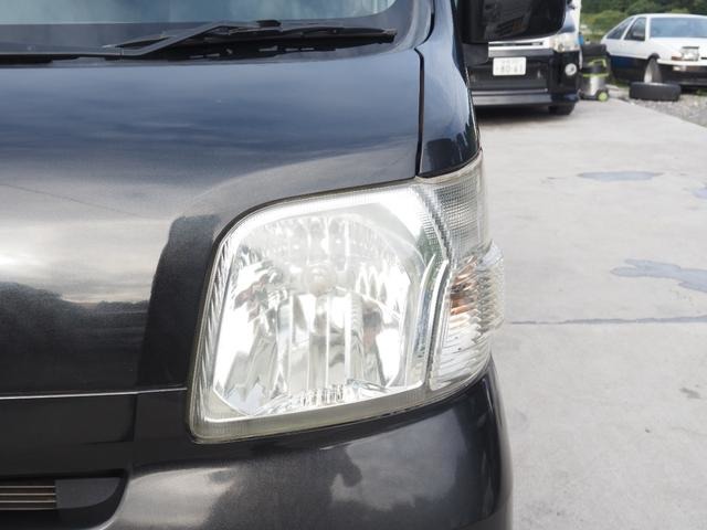 Daihatsu Hijet Cargo 11