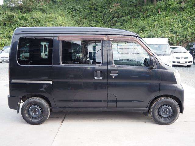 Daihatsu Hijet Cargo 3