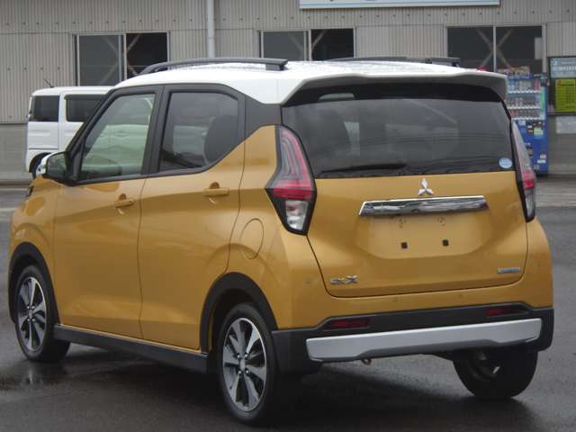 Mitsubishi eK X 9
