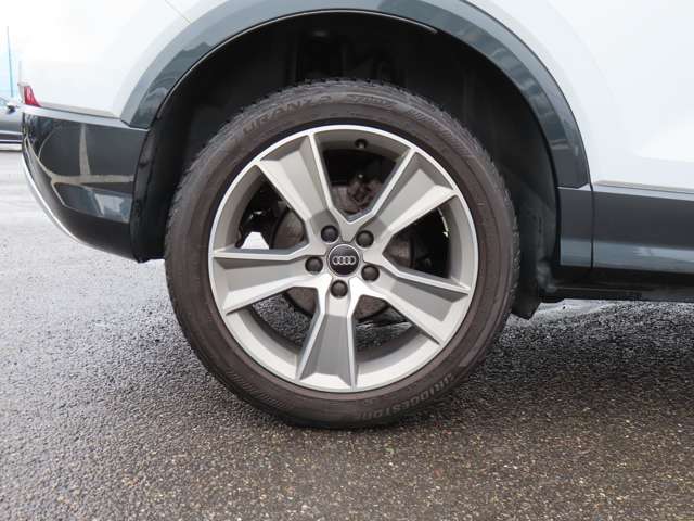Audi Q2 11