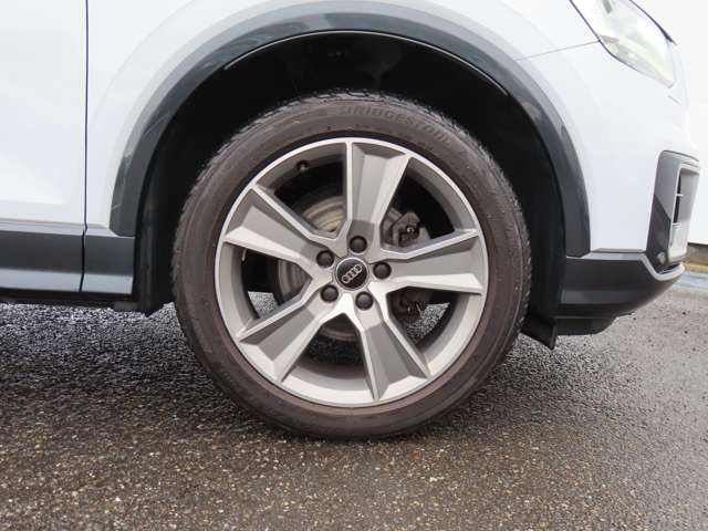 Audi Q2 12