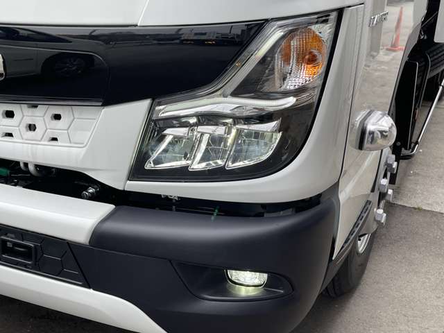 Mitsubishi Fuso Canter 11