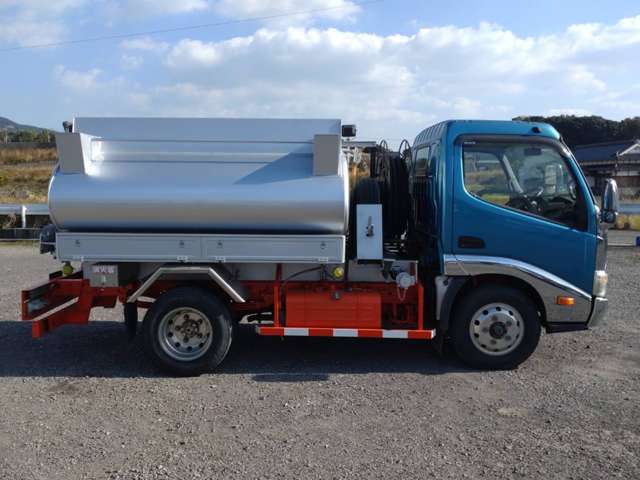 Hino Dutro 7