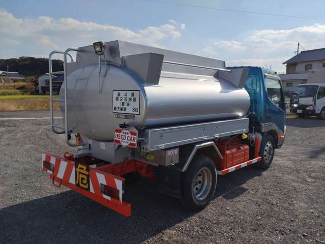 Hino Dutro 9