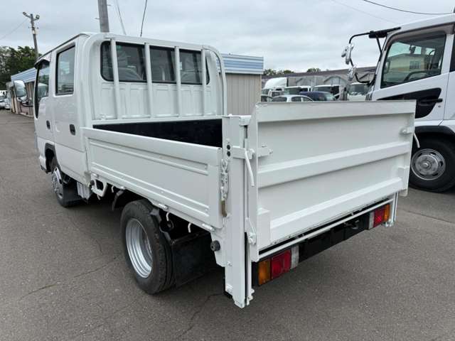 Isuzu Elf 6