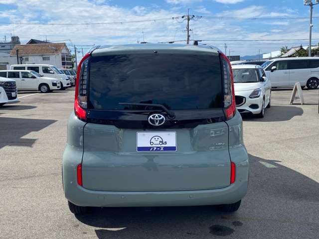 Toyota Sienta 11