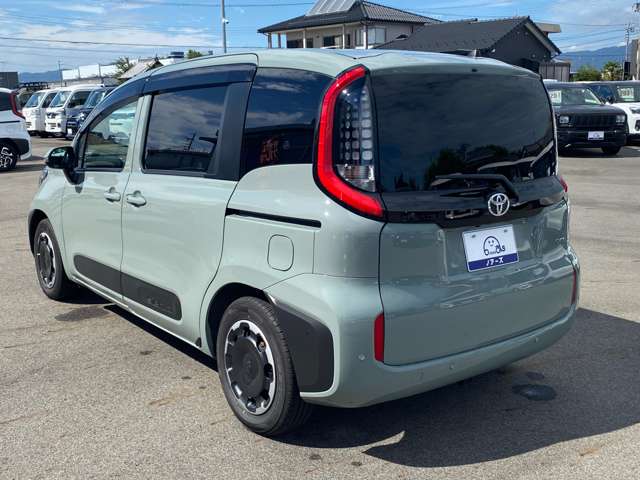 Toyota Sienta 12