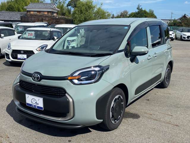 Toyota Sienta 6