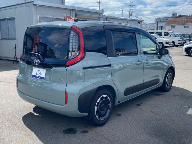 Toyota Sienta 10