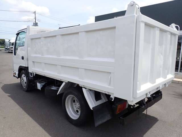 Isuzu Elf 9