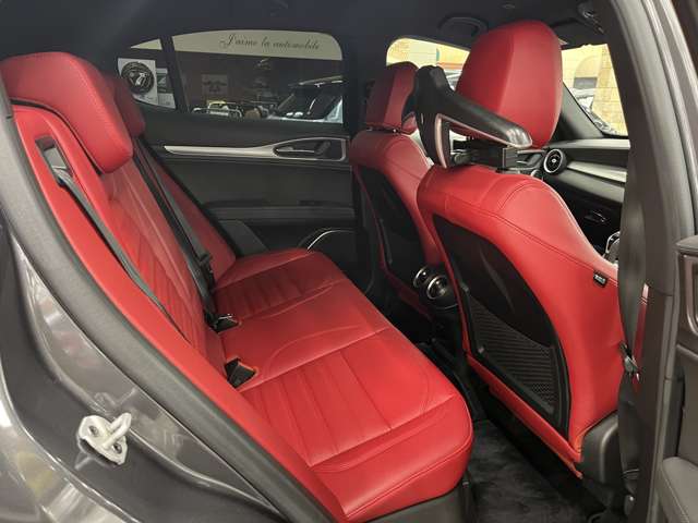 Alfa Romeo Stelvio 9