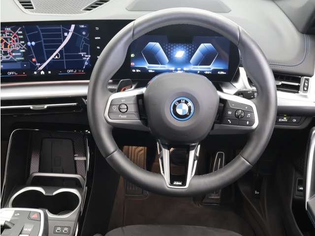 BMW iX1 11