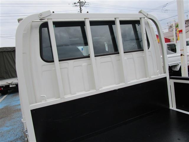 Isuzu Elf 8