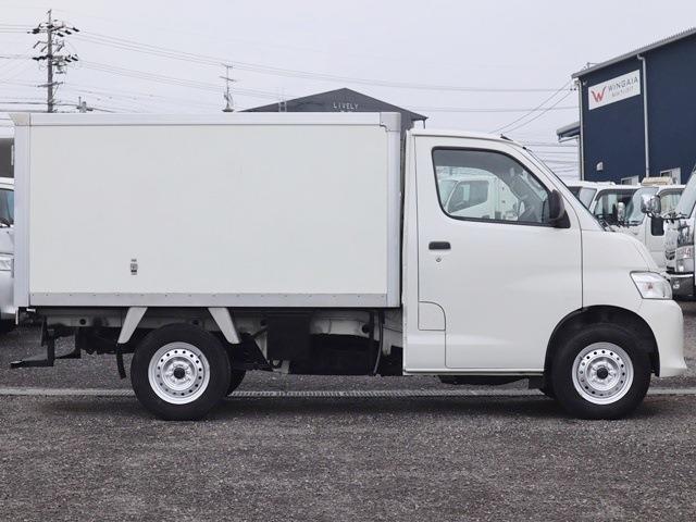 Mazda Bongo Truck 8