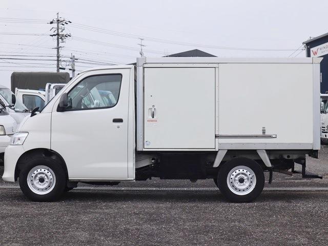 Mazda Bongo Truck 9