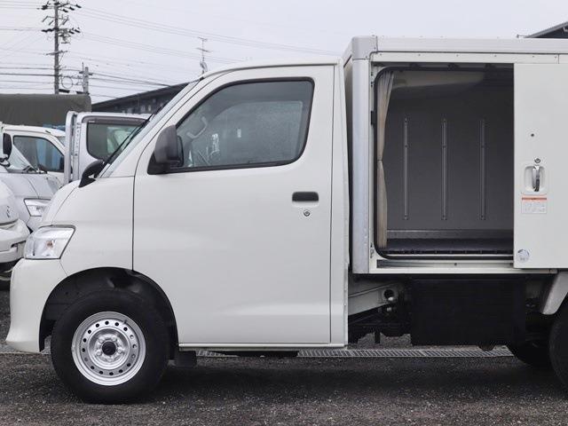 Mazda Bongo Truck 10